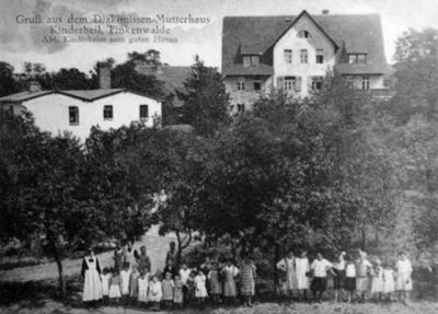 Guten Hirte Kinderheim, widok z oddali
